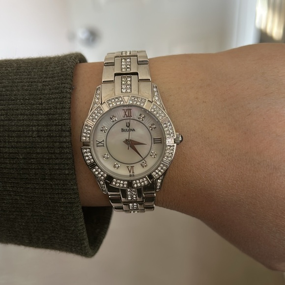 Beautiful Bulova Watch - Picture 4 of 4